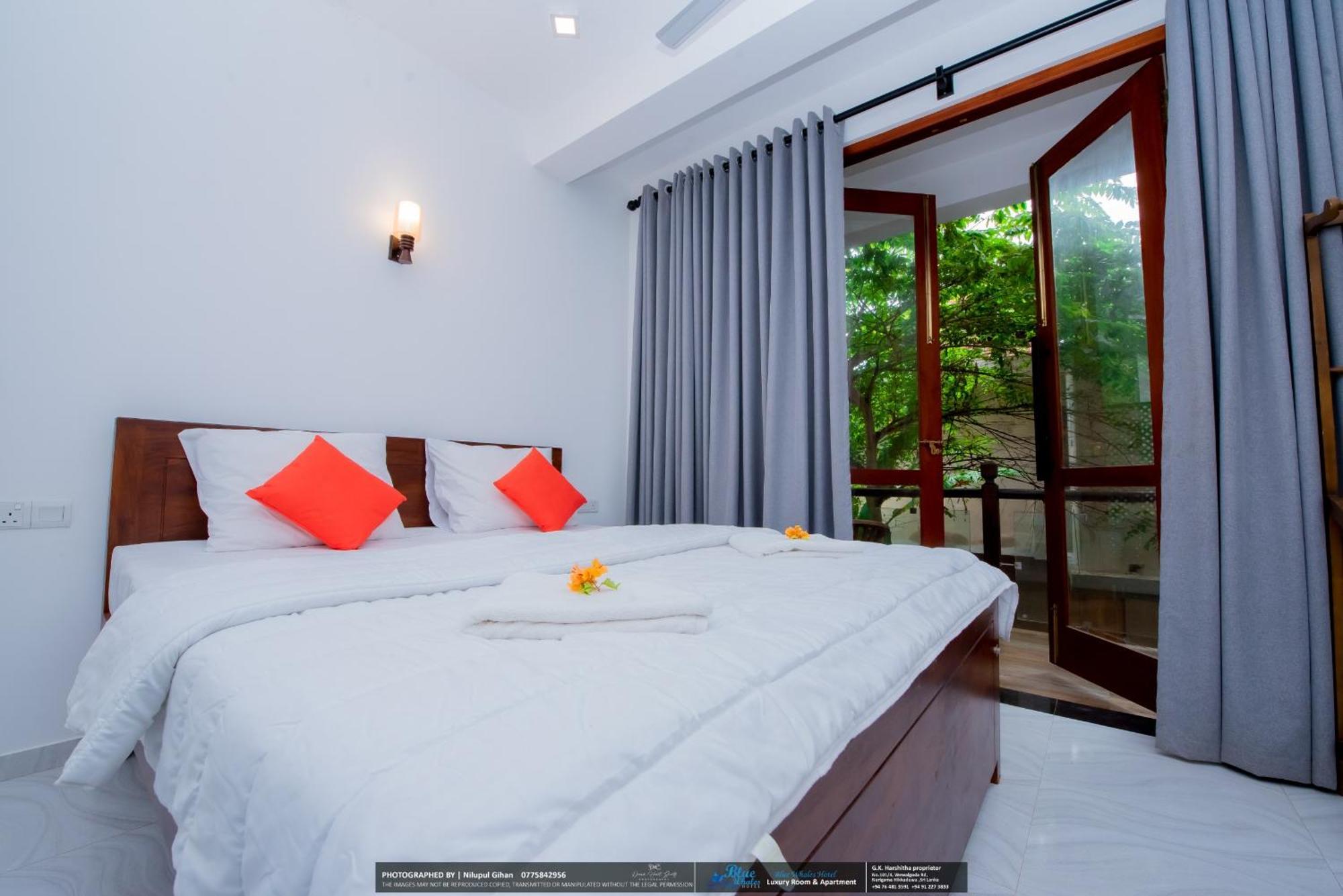 Blue Whales Hotel Hikkaduwa Exterior foto