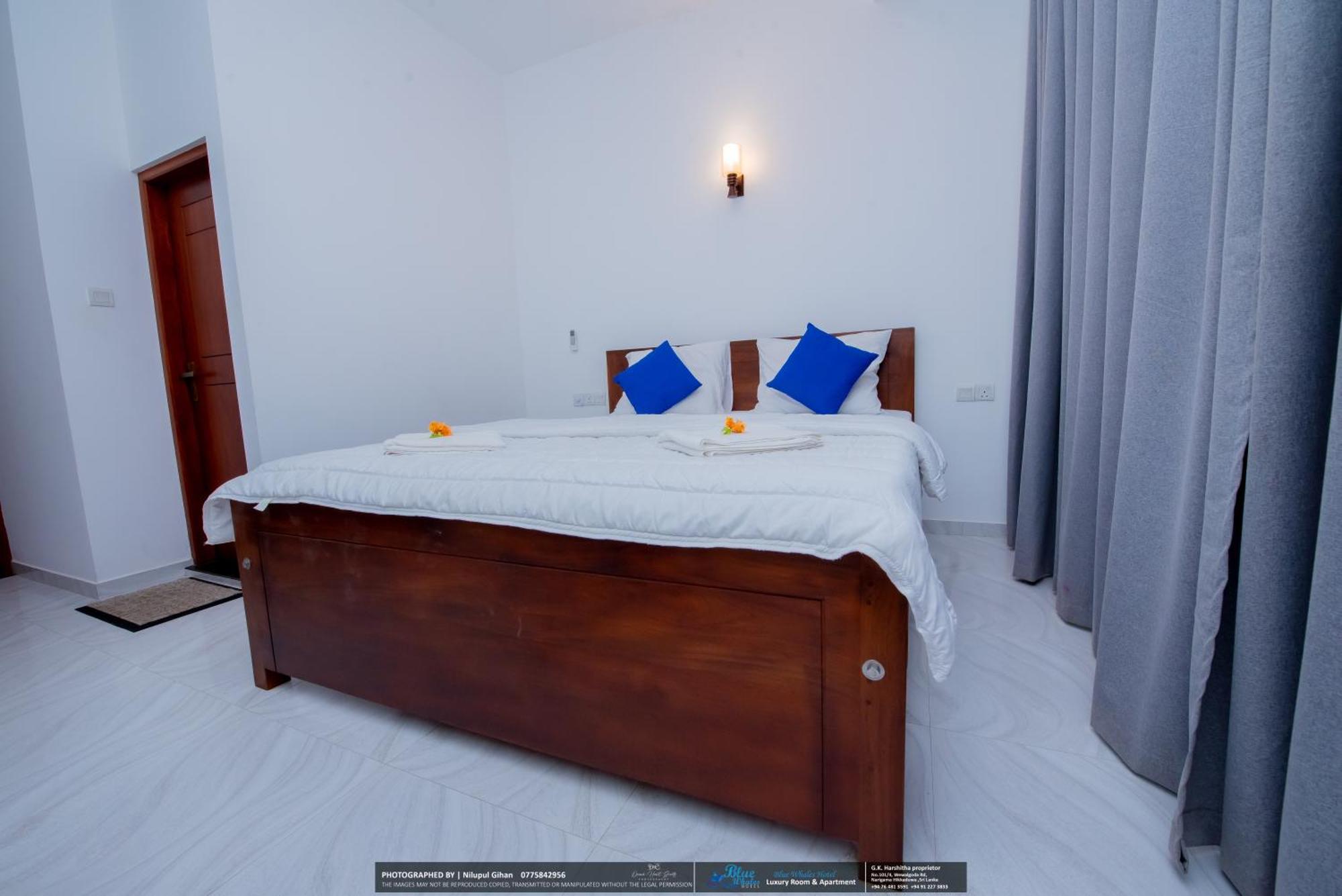 Blue Whales Hotel Hikkaduwa Exterior foto