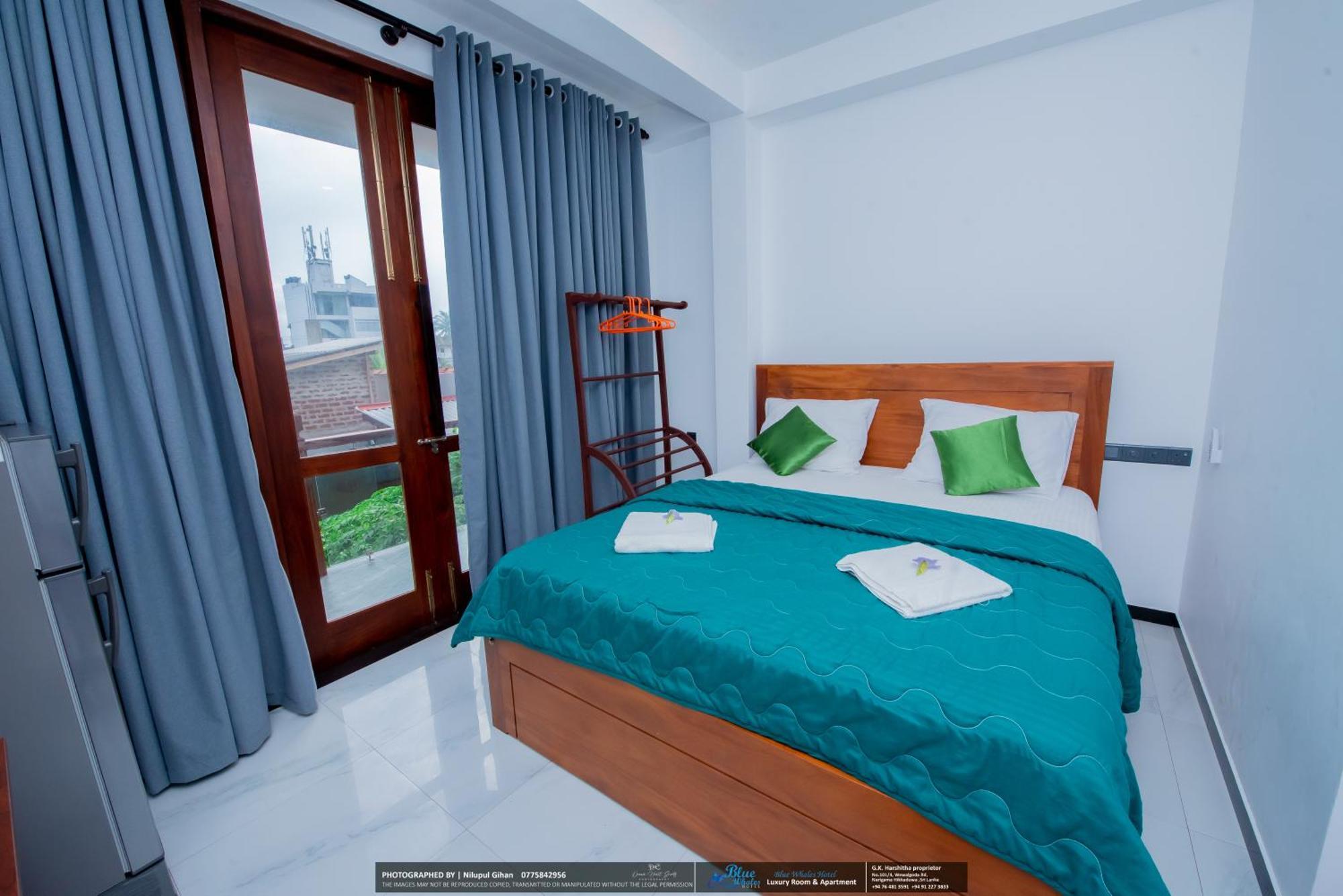 Blue Whales Hotel Hikkaduwa Exterior foto